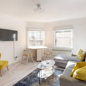 2 Bed Centre 1 Min From Abbey , Bath United Kingdom