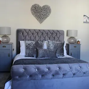 The Hampton Beautiful 3 Bedroom House With Conservatory & Garden Holiday home